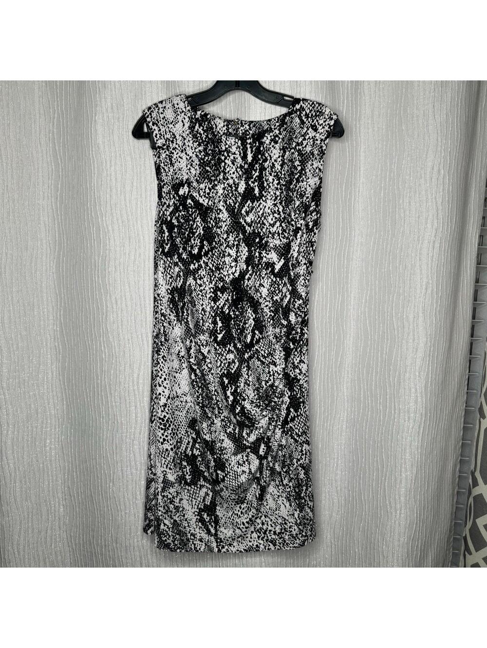 Donna Morgan maternity Dress Womens Black White Snakeskin Keyhole Back